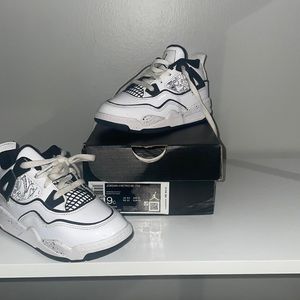 Jordan 4 Retro